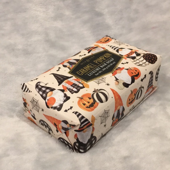 Halloween Pumpkin Scented Carmel Pumpkin Luxury Hand Soap Bar by Mia & Co. NWT - Picture 4 of 12